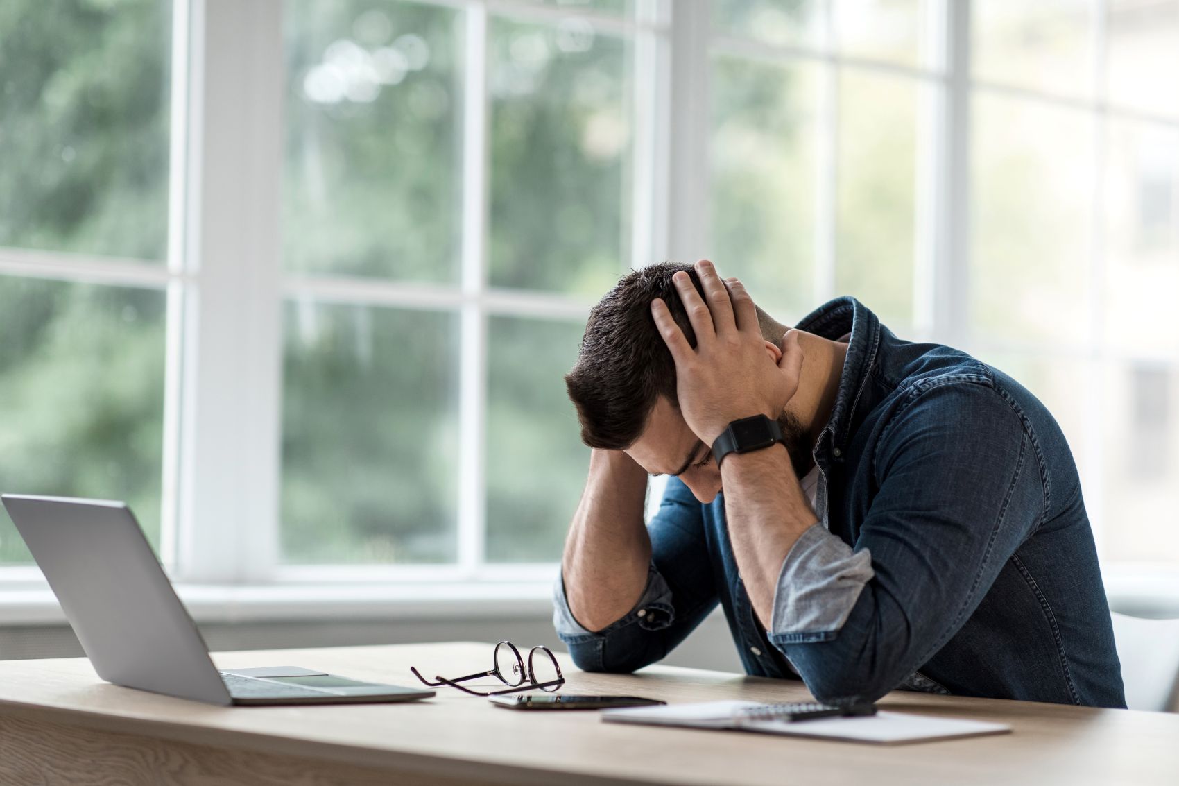 Psychische Belastung am Arbeitsplatz: Warum Weiterbildungsunternehmen eine Schlüsselrolle spielen